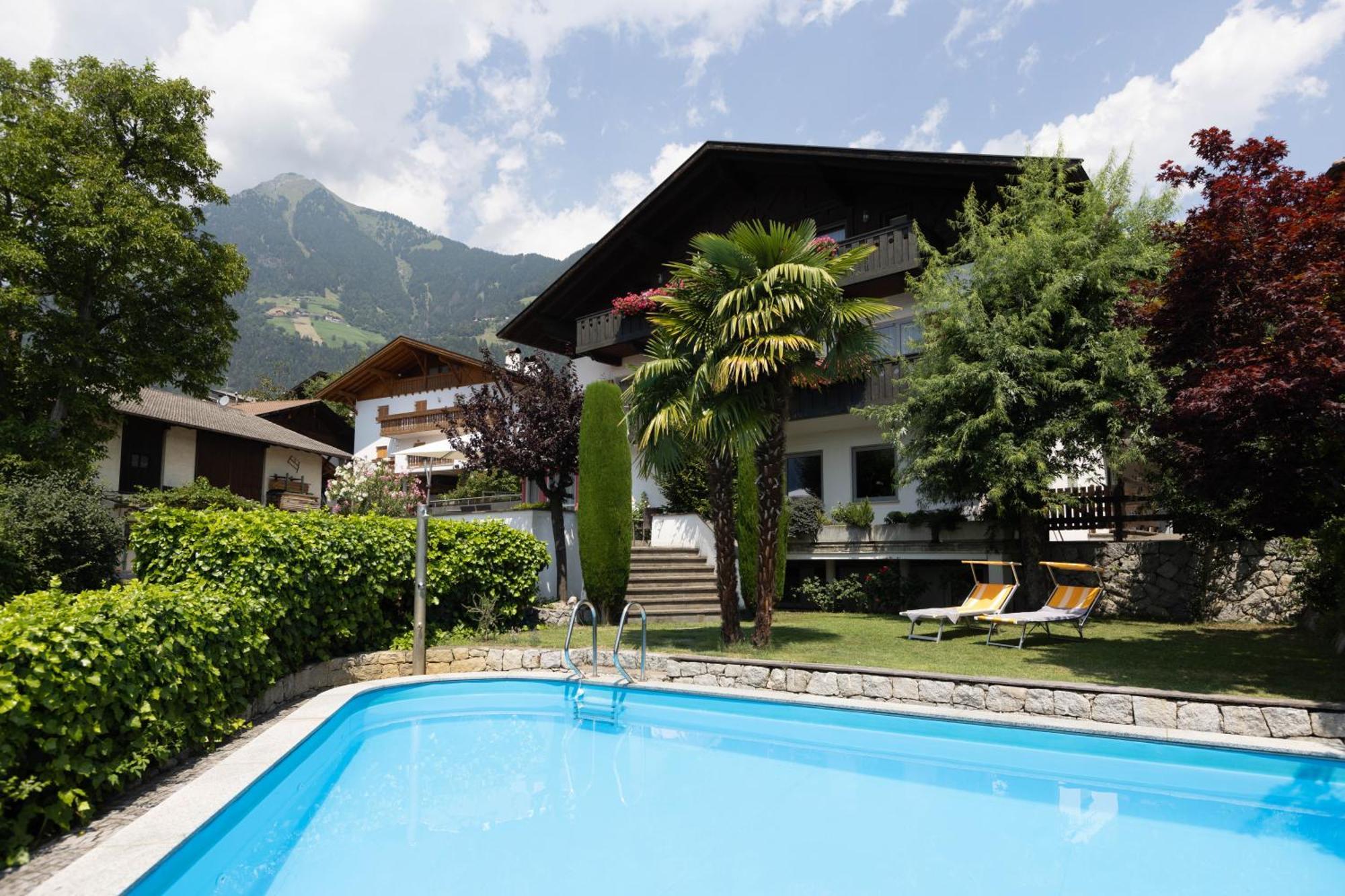 Garni Juval Hotel Tirolo Exterior photo